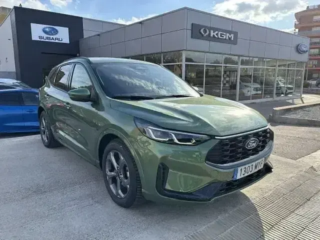 Usado Ford Kuga ST-Line 180 CV (132 kW) 2025 Verde SUV