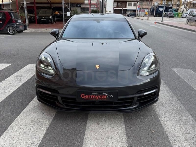 Usado Porsche Panamera Sport Turismo 462 CV (339 kW) 2019 Gris / plata Familiar
