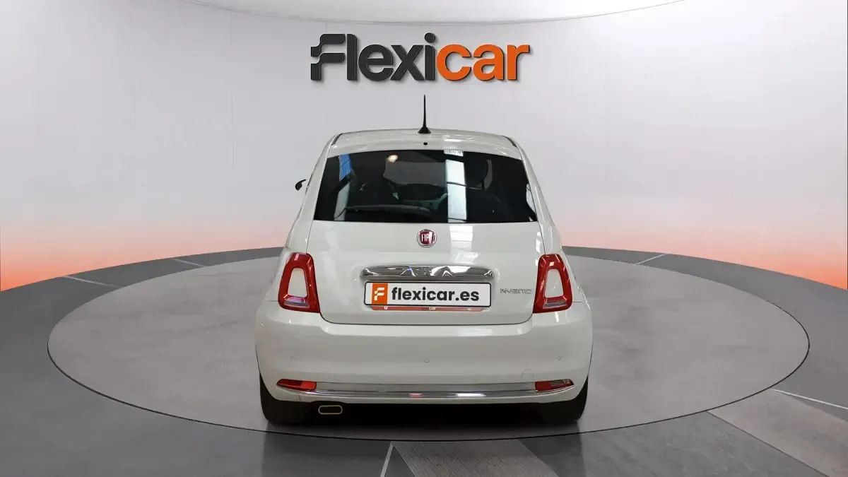 Usado Fiat 500 71 CV (52 kW) 2023 Blanco Berlina