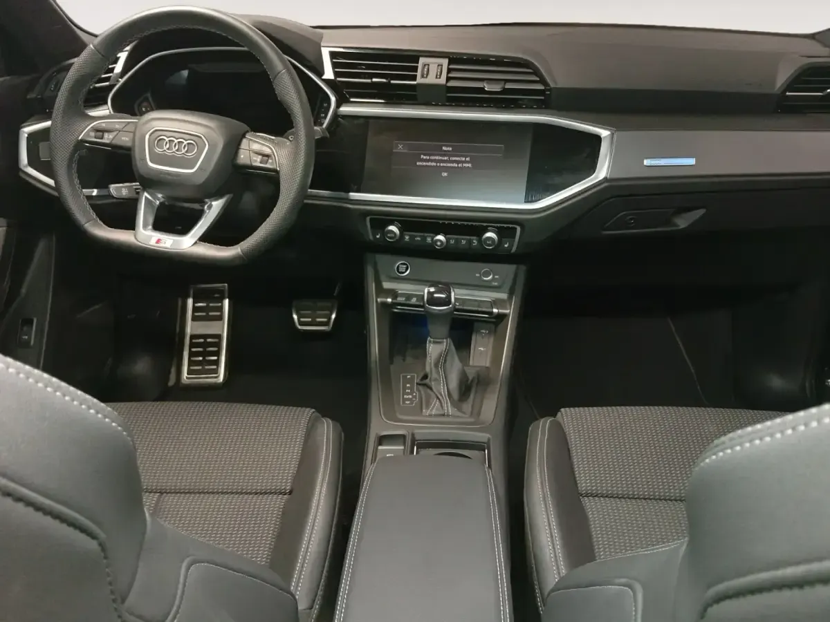 Usado Audi Q3 150 CV (110 kW) 2024 Gris/plata SUV