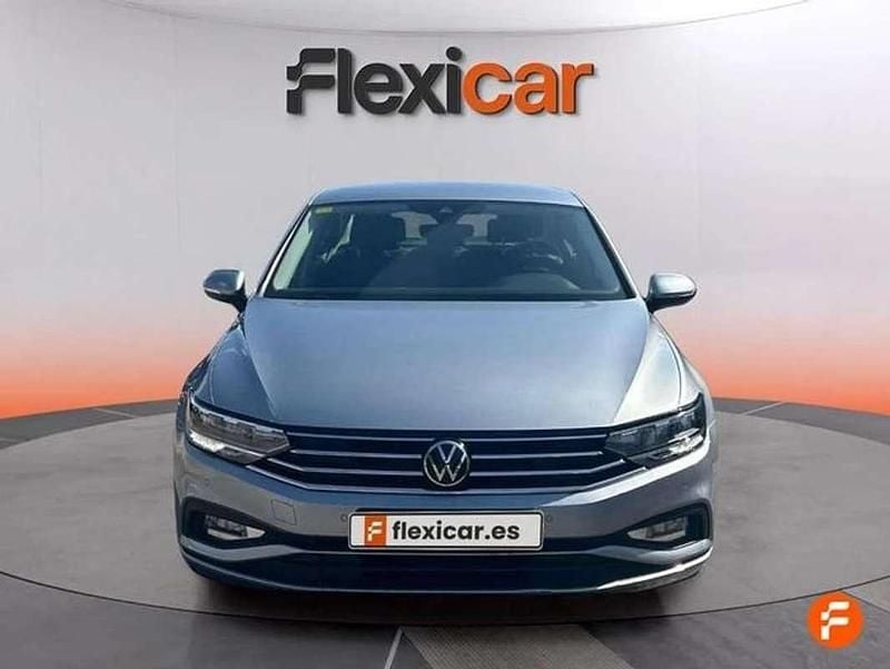 Usado VW Passat Business 122 CV (89 kW) 2020 Gris Berlina