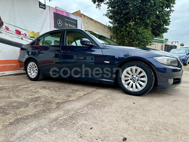 Azul Usado 2009 BMW 318 Berlina | 6500 € (Precio justo) - Imagen 1/4
