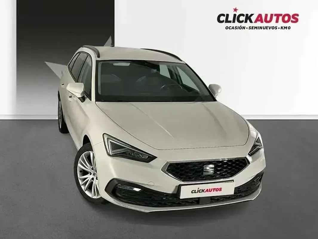Usado Seat Leon Style 150 CV (110 kW) 2024 Blanco Familiar