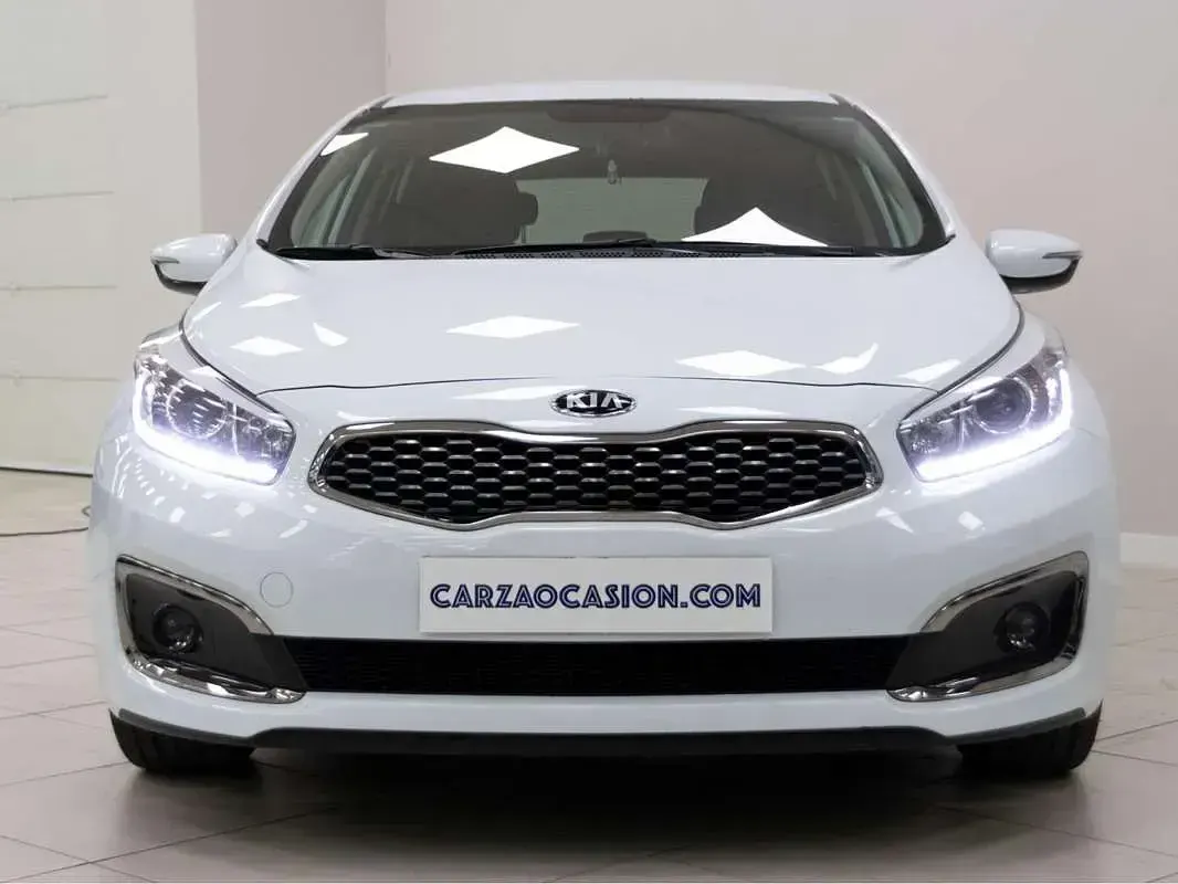 Usado Kia Ceed 101 CV (74 kW) 2017 Blanco Utilitario