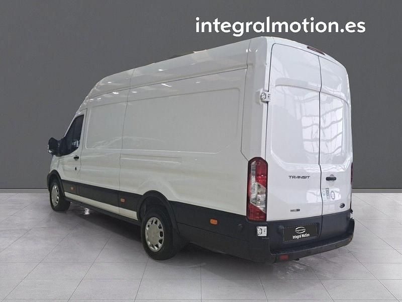 Usado Ford Transit Trend 130 CV (95 kW) 2023 Blanco Van