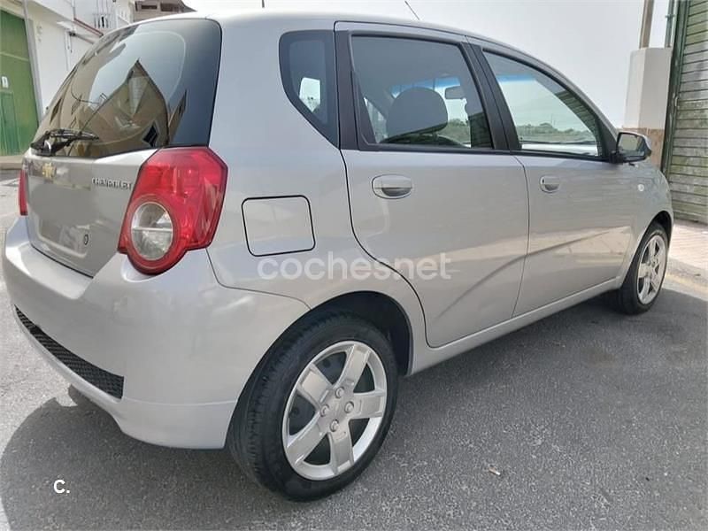 Usado Chevrolet Aveo LS 100 CV (73 kW) 2009 Gris / plata Berlina