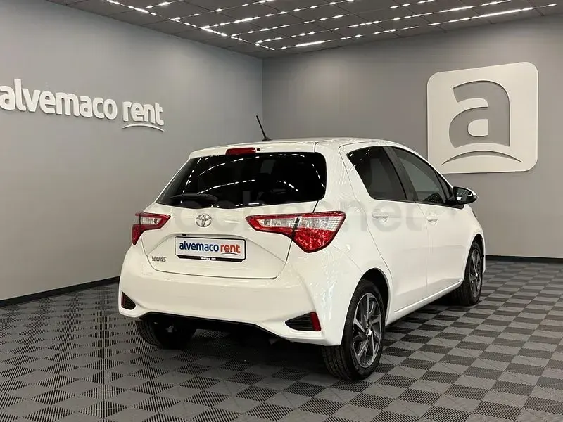 Usado Toyota Yaris 111 CV (81 kW) 2020 Blanco Berlina