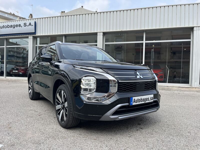 Nuevo Mitsubishi Outlander P-HEV 306 CV (225 kW) 2025 Negro