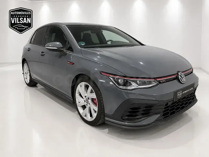 Usado VW Golf VIII GTI 301 CV (221 kW) 2021 Gris Utilitario