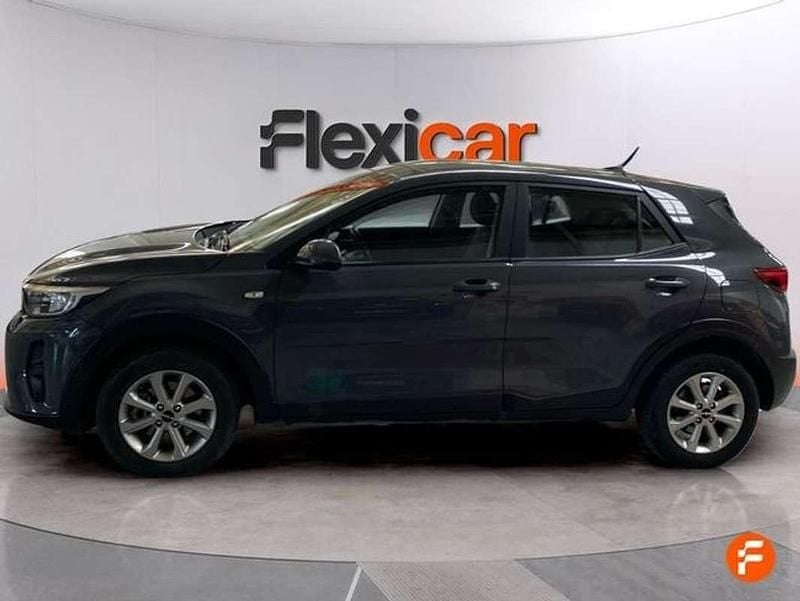 Usado Kia Stonic 84 CV (61 kW) 2022 Gris SUV