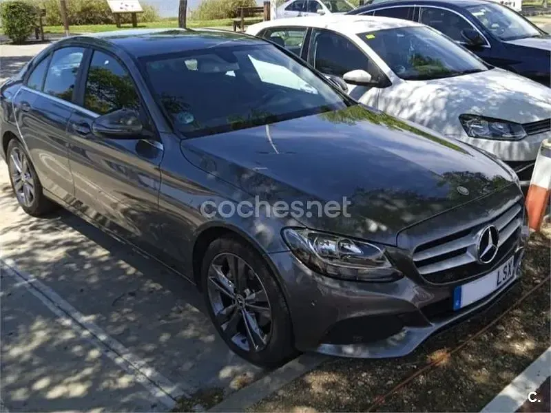 Usado Mercedes C200 Exclusive 136 CV (100 kW) 2017 Gris / plata Berlina