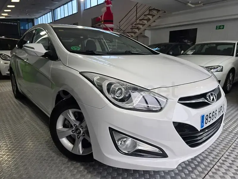 Usado Hyundai i40 135 CV (99 kW) 2013 Blanco Berlina