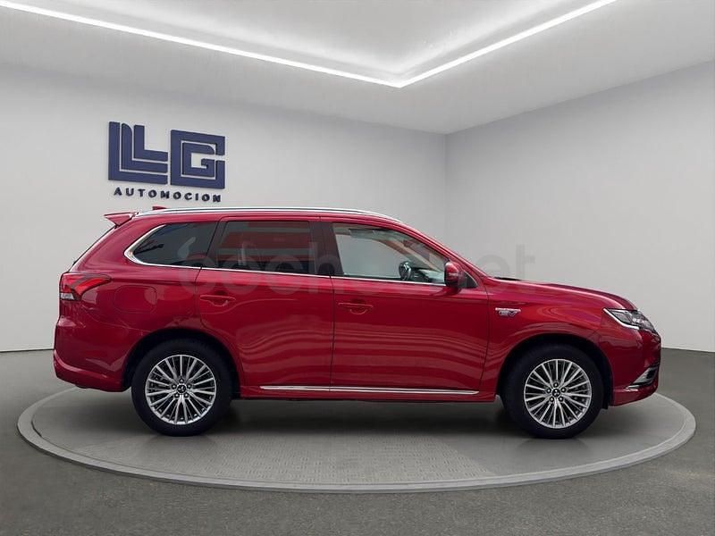 Usado Mitsubishi Outlander P-HEV 224 CV (164 kW) 2020 Rojo SUV