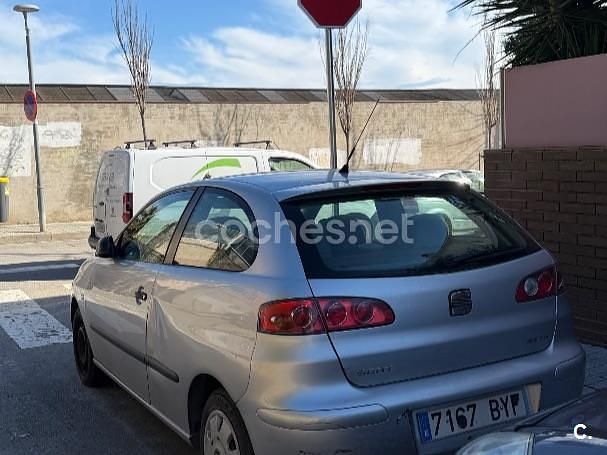 Usado Seat Ibiza Stella 64 CV (47 kW) 2002 Gris / plata Utilitario