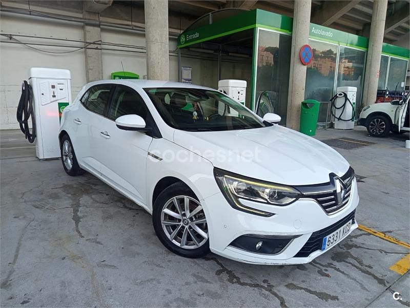 Usado Renault Mégane IV Zen 130 CV (95 kW) 2017 Blanco Berlina