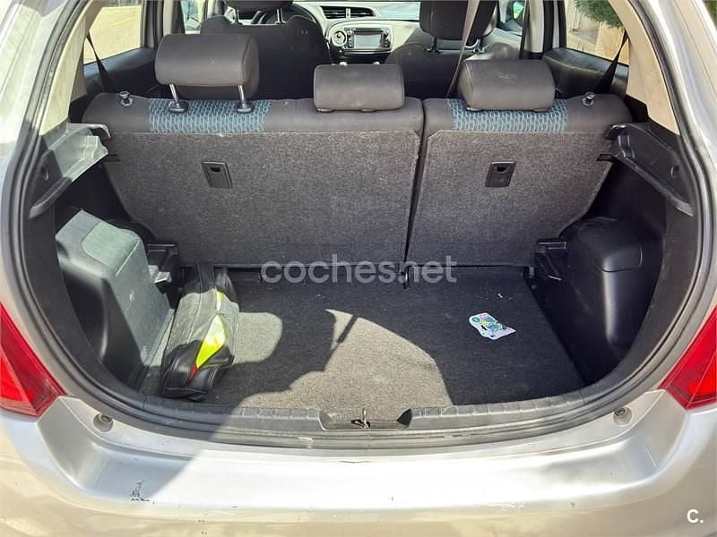Occasion Toyota Yaris Active 90 ch (66 kW) 2012 Gris Citadine