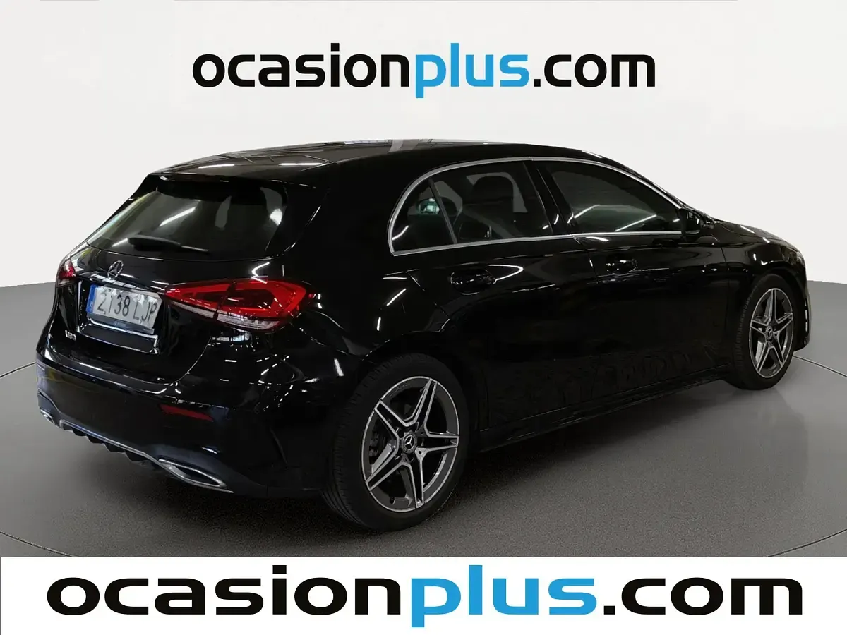 Usado Mercedes A180 AMG 136 CV (100 kW) 2020 Negro Utilitario