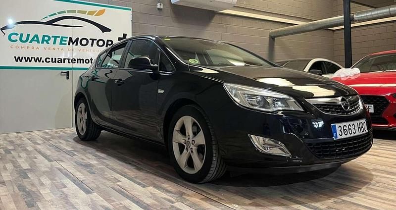 Negro Usado 2011 Opel Astra Sport Utilitario | 7499 € (Precio justo) - Imagen 1/4