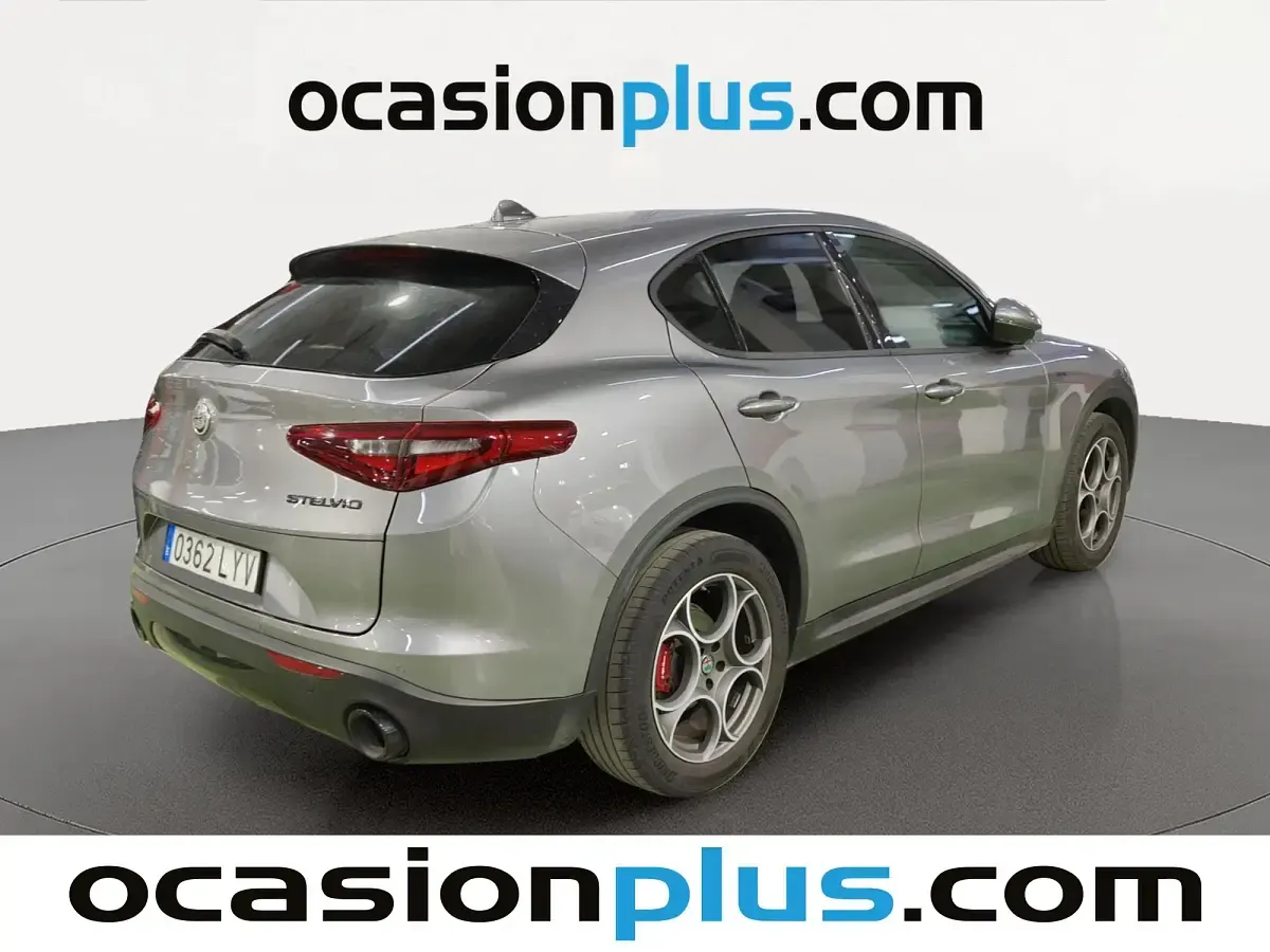 Usado Alfa Romeo Stelvio Sprint 190 CV (139 kW) 2022 Gris SUV