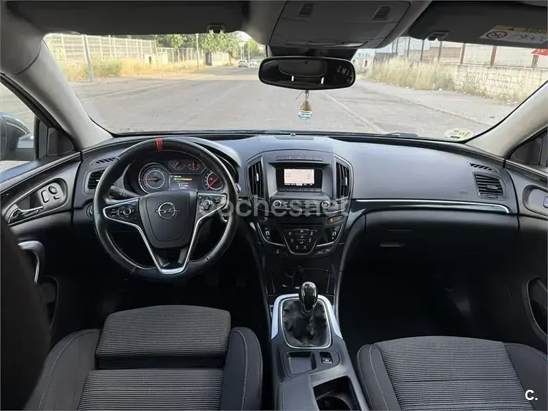 Usado Opel Insignia Business 140 CV (102 kW) 2015 Granate Berlina