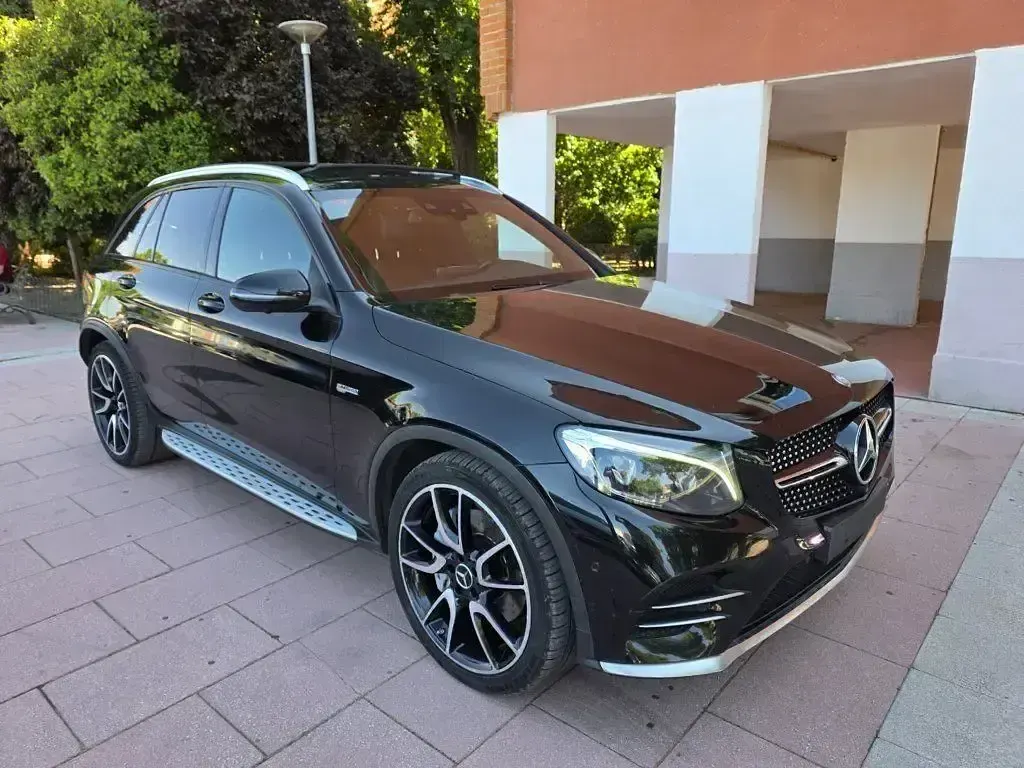 Käytetty Mercedes GLC43 AMG AMG 367 HP (269 kW) 2017 Musta Katumaasturi