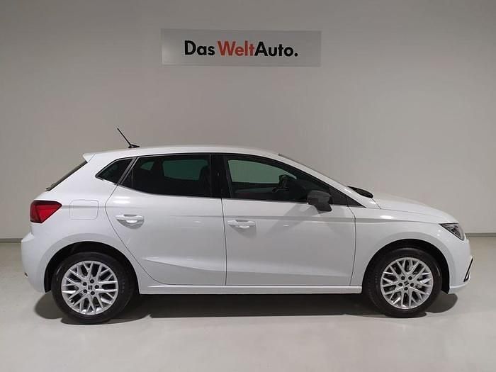 Usado Seat Ibiza 115 CV (84 kW) 2025 Blanco