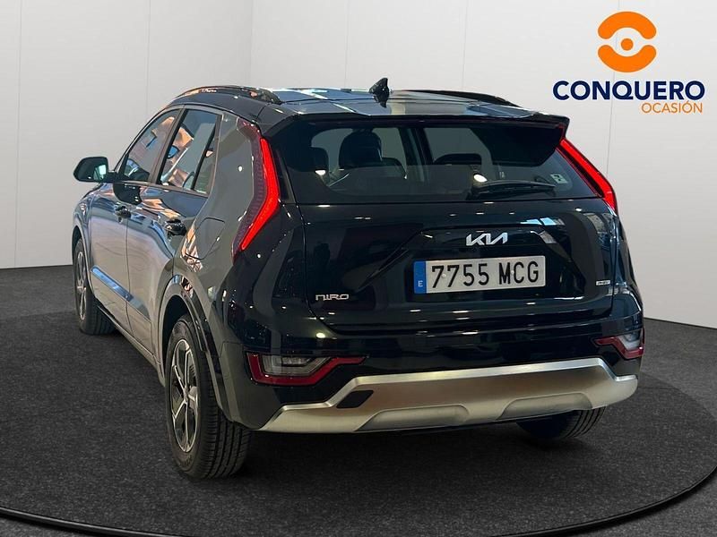 Usado Kia Niro 141 CV (103 kW) 2022 Negro SUV