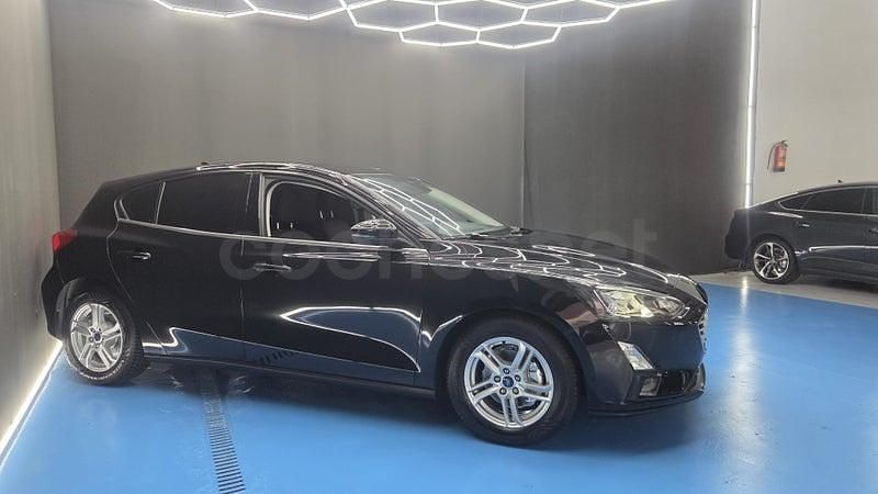 Usado Ford Focus Trend 100 CV (73 kW) 2021 Negro Berlina
