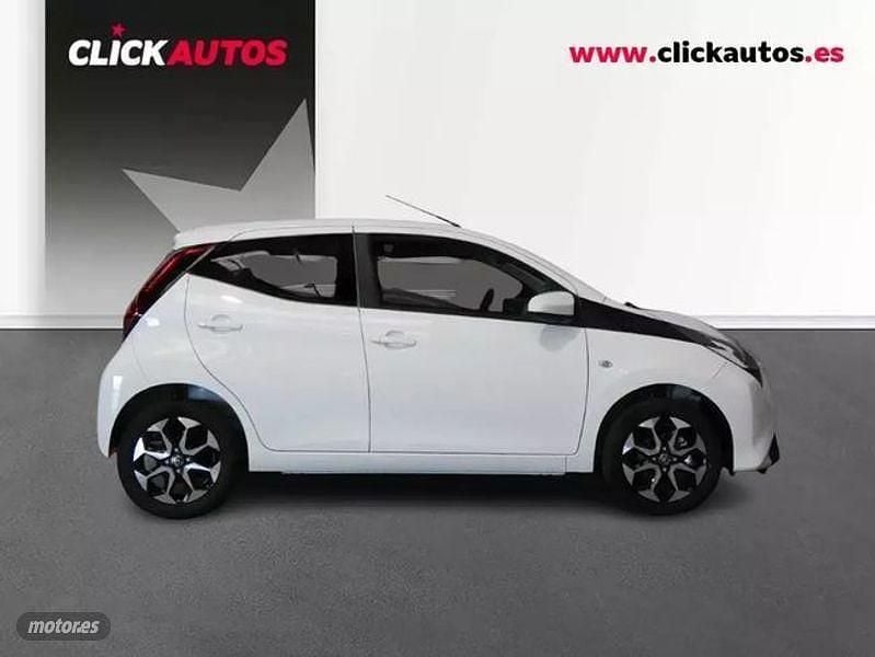 Usado Toyota Aygo X-play 72 CV (52 kW) 2022 Blanco Utilitario