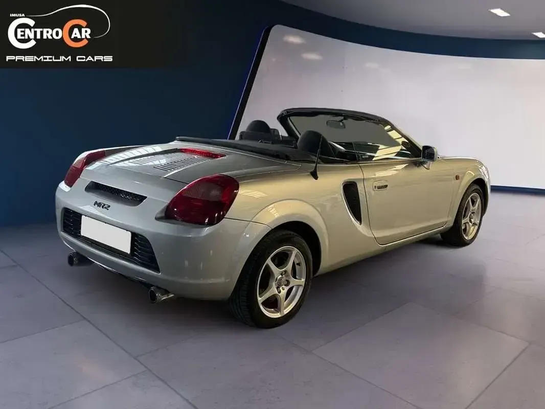 Usado Toyota MR2 140 CV (102 kW) 2000 Gris Descapotable