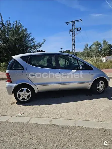 Usado Mercedes A170 Elegance 95 CV (69 kW) 2002 Gris / plata Monovolumen