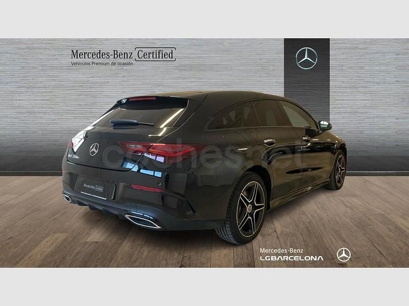 Usado Mercedes CLA250e Shooting Brake AMG line 218 CV (160 kW) 2025 Negro cosmos Familiar