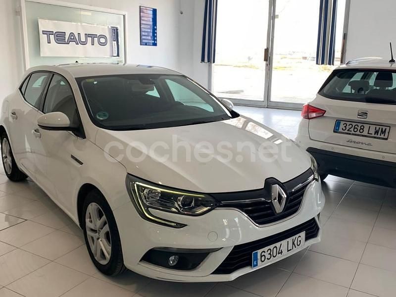 Usado Renault Mégane IV Business 115 CV (84 kW) 2020 Blanco Berlina