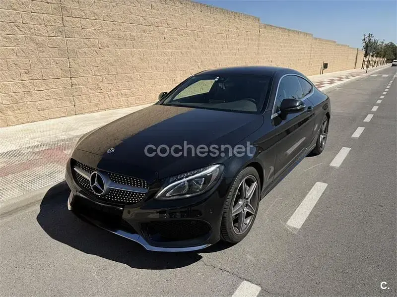 Usado Mercedes C220 170 CV (125 kW) 2018 Negro Coupe