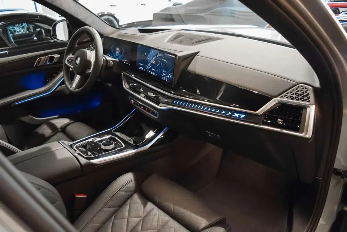 Usado BMW X7 M Sport 352 CV (258 kW) 2026 Gris SUV