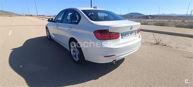 Usado BMW 318 Sport Line 143 CV (105 kW) 2013 Blanco Berlina