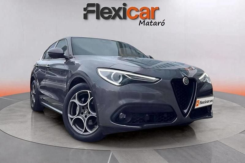 Gris Usado 2022 Alfa Romeo Stelvio Competizione SUV | 24.990 € (Buen precio) - Imagen 1/4