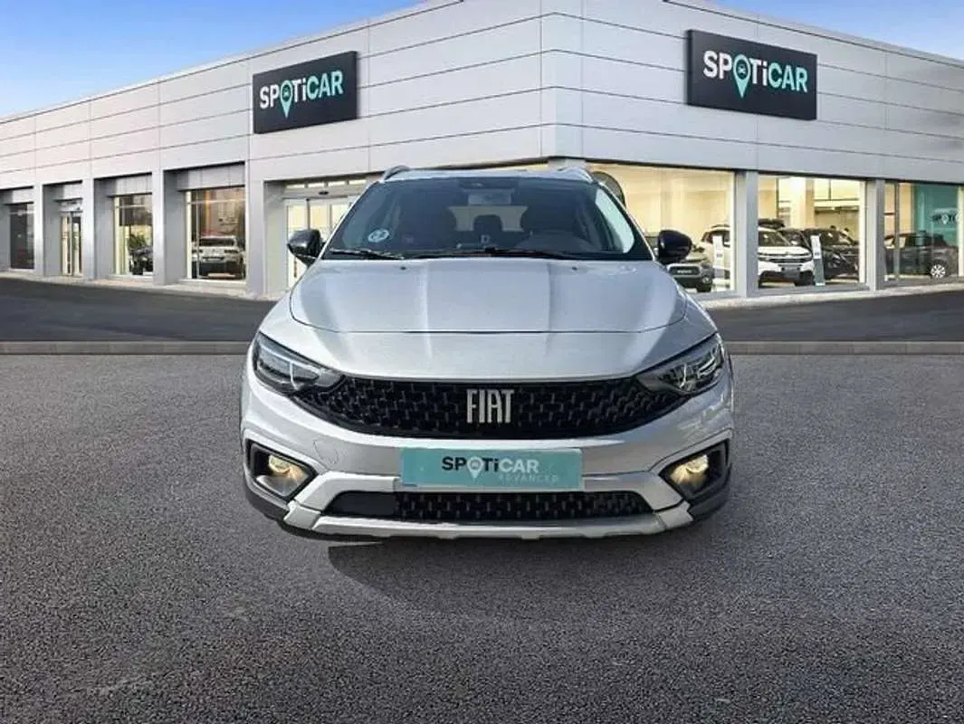 Usado Fiat Tipo Cross 99 CV (72 kW) 2022 Gris Utilitario