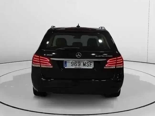 Usado Mercedes E300 Avantgarde 231 CV (169 kW) 2015 Azul Berlina