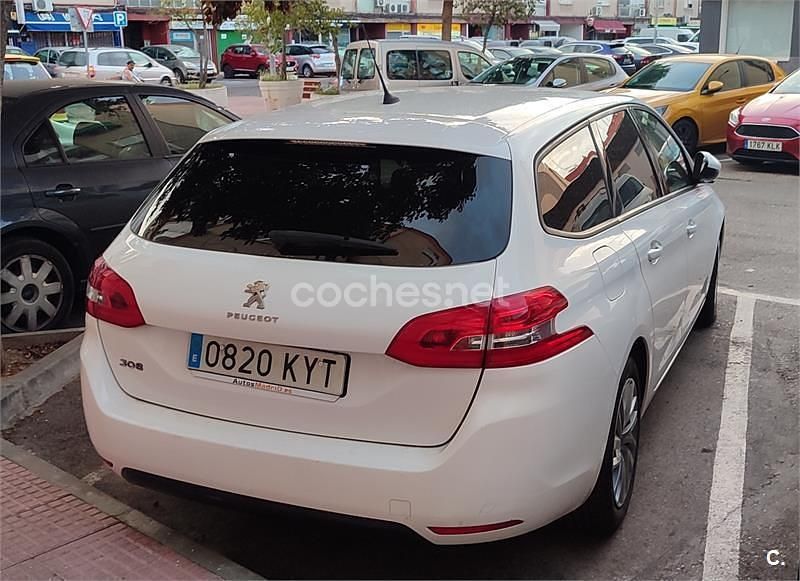 Blanco Usado 2019 Peugeot 308 Active Familiar | 9000 € (Precio justo) - Imagen 1/4
