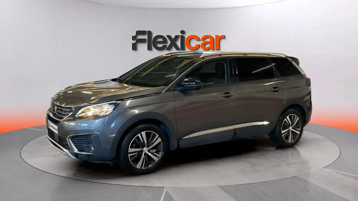 Usado Peugeot 5008 Allure 131 CV (96 kW) 2018 Gris SUV