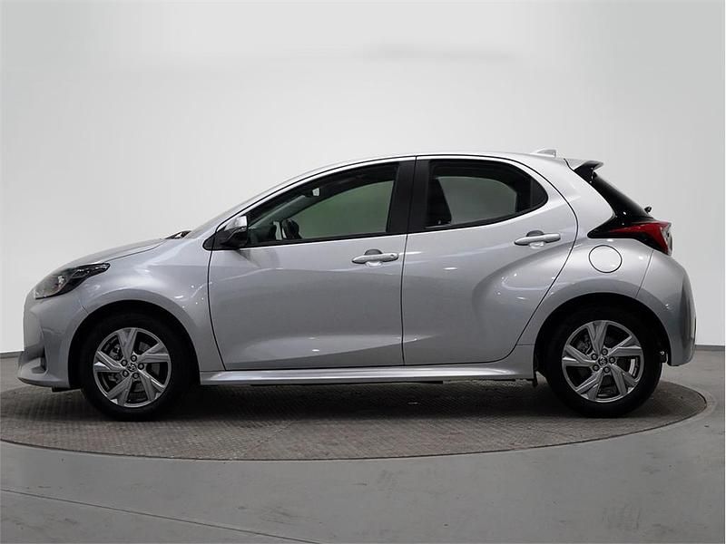 Usado Toyota Yaris Hybrid Active 116 CV (85 kW) 2025 Gris ágata Utilitario