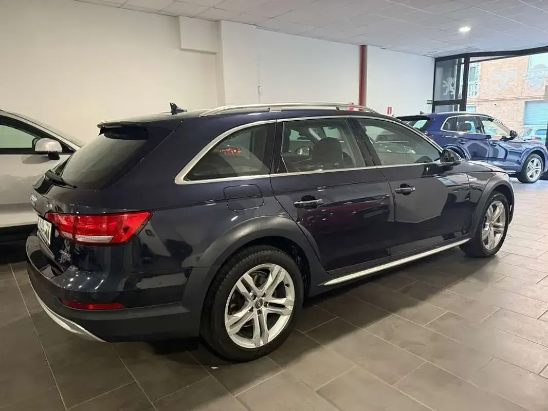Usado Audi A4 Allroad 163 CV (119 kW) 2016 Azul Familiar