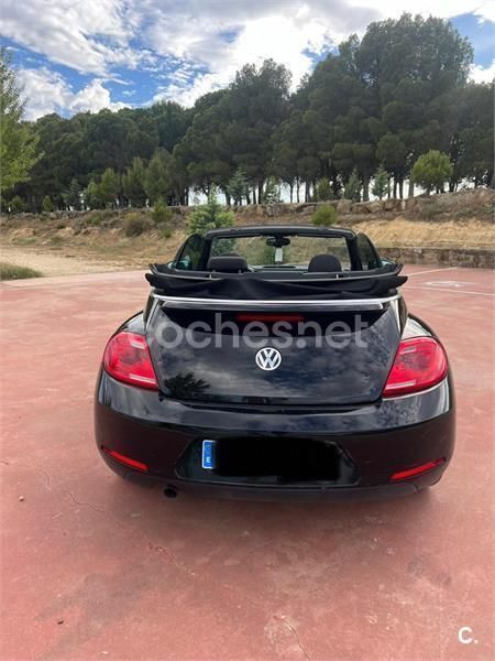 Usado VW Beetle Design 110 CV (80 kW) 2015 Negro Descapotable