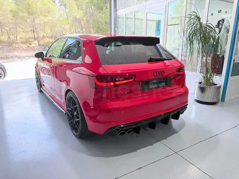 Usado Audi S3 Sport 300 CV (220 kW) 2014 Rojo Berlina