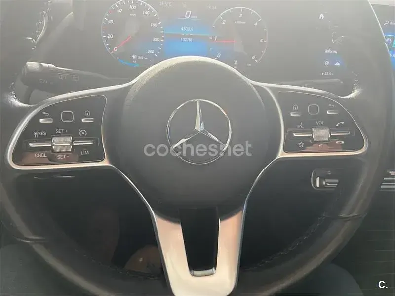 Usado Mercedes GLA200 150 CV (110 kW) 2021 Negro SUV