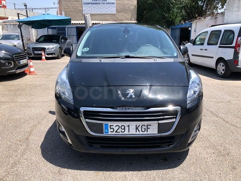 Usado Peugeot 5008 Active 115 CV (84 kW) 2014 Negro Monovolumen
