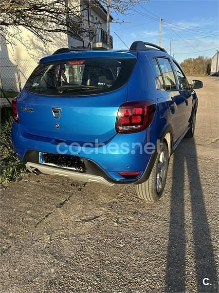 Usado Dacia Sandero Comfort 90 CV (66 kW) 2018 Azul Berlina
