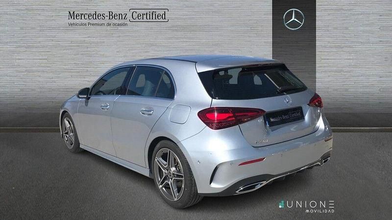 Usado Mercedes A180 136 CV (100 kW) 2025 Gris