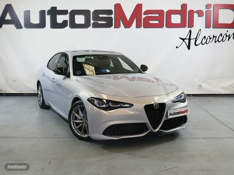 Gris Usado 2023 Alfa Romeo Giulia Sprint Berlina | 31.990 € (Precio justo) - Imagen 1/4